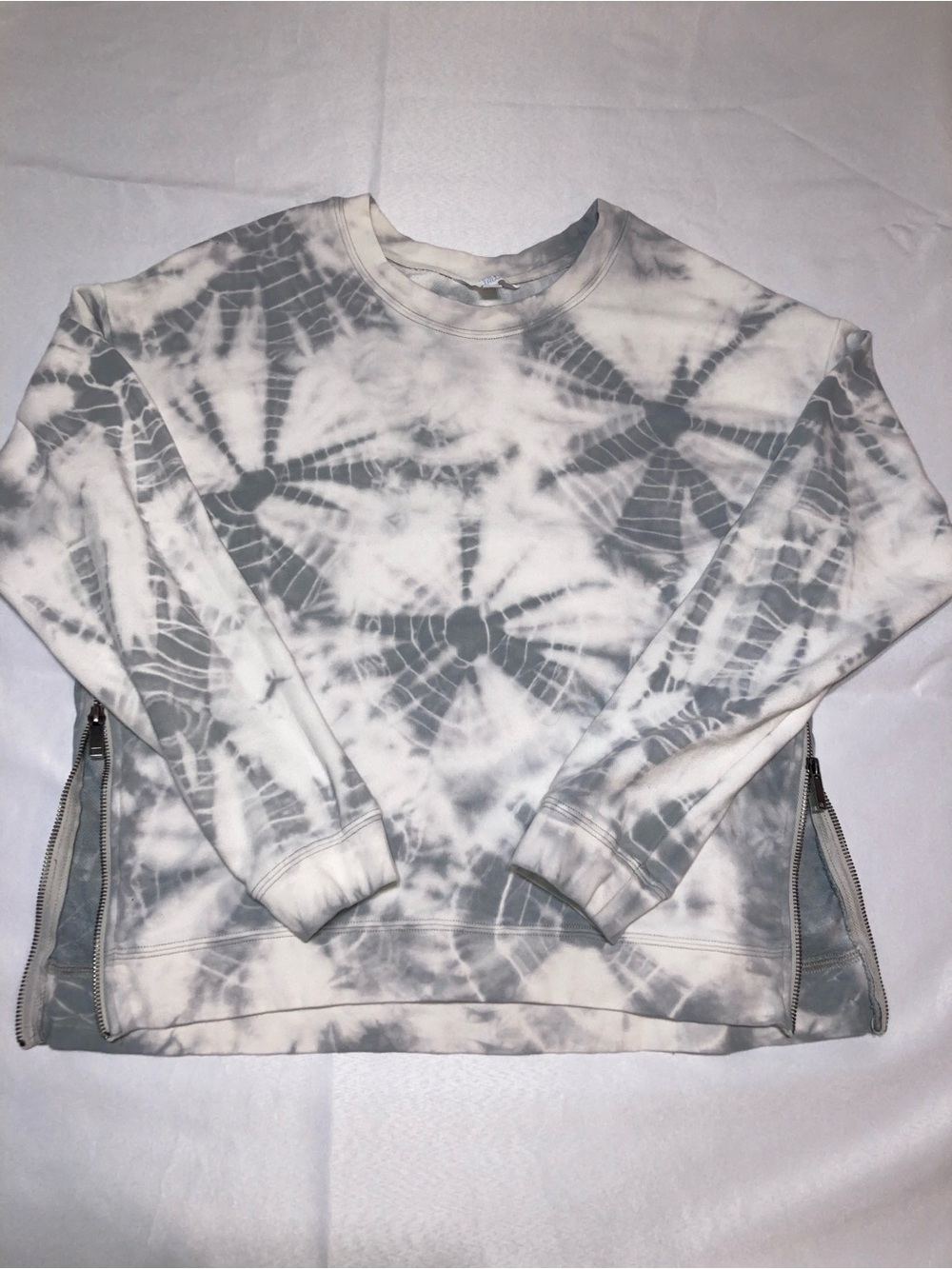 Time and Tru Gray & White Tie-Dye Crewneck Sweater